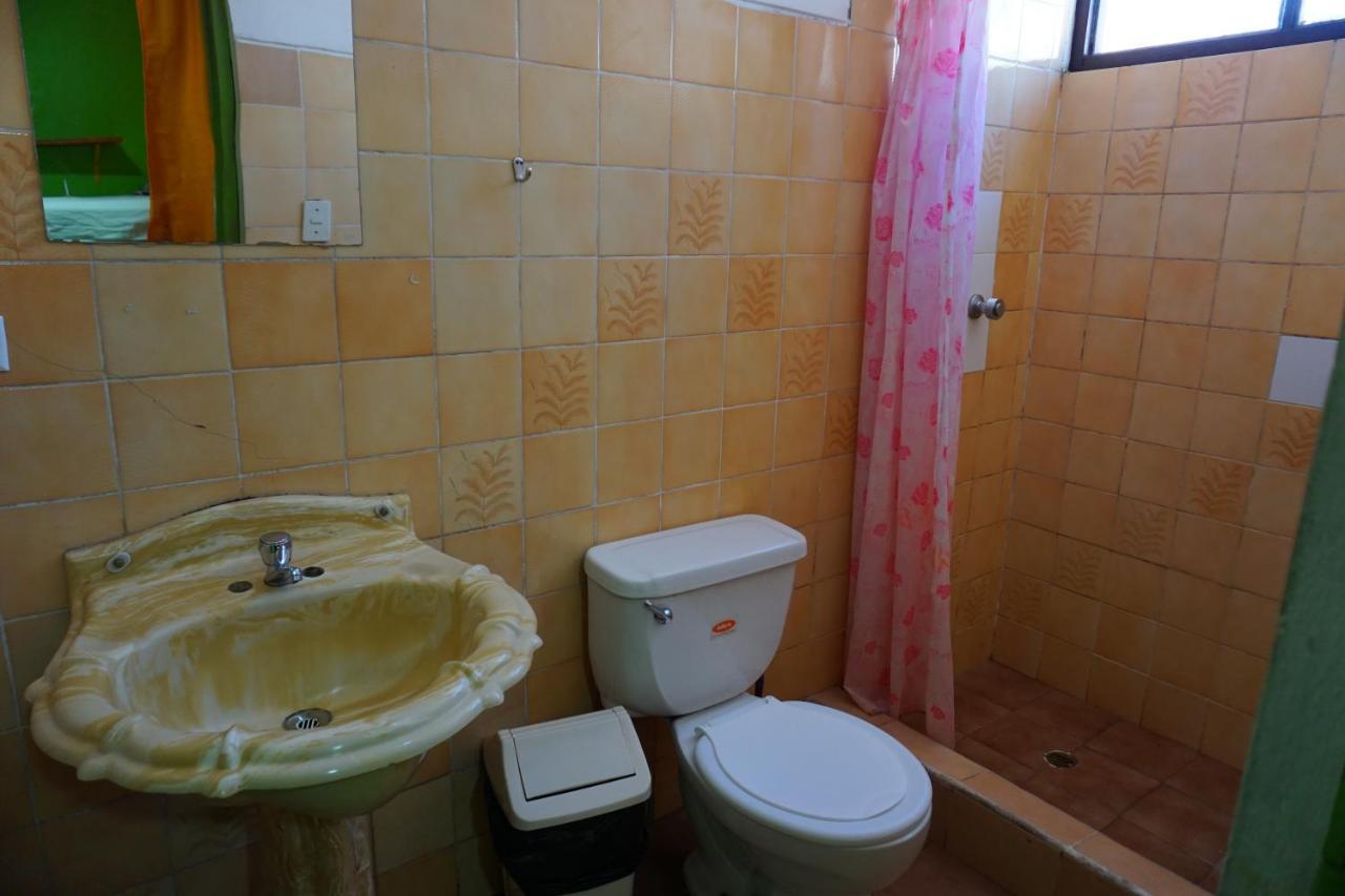 Big Mountain Hostel Уарас Экстерьер фото