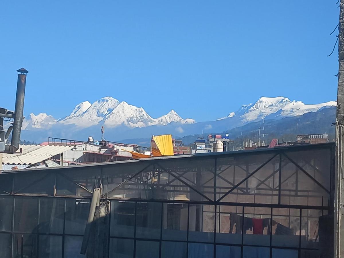 Big Mountain Hostel Уарас Экстерьер фото