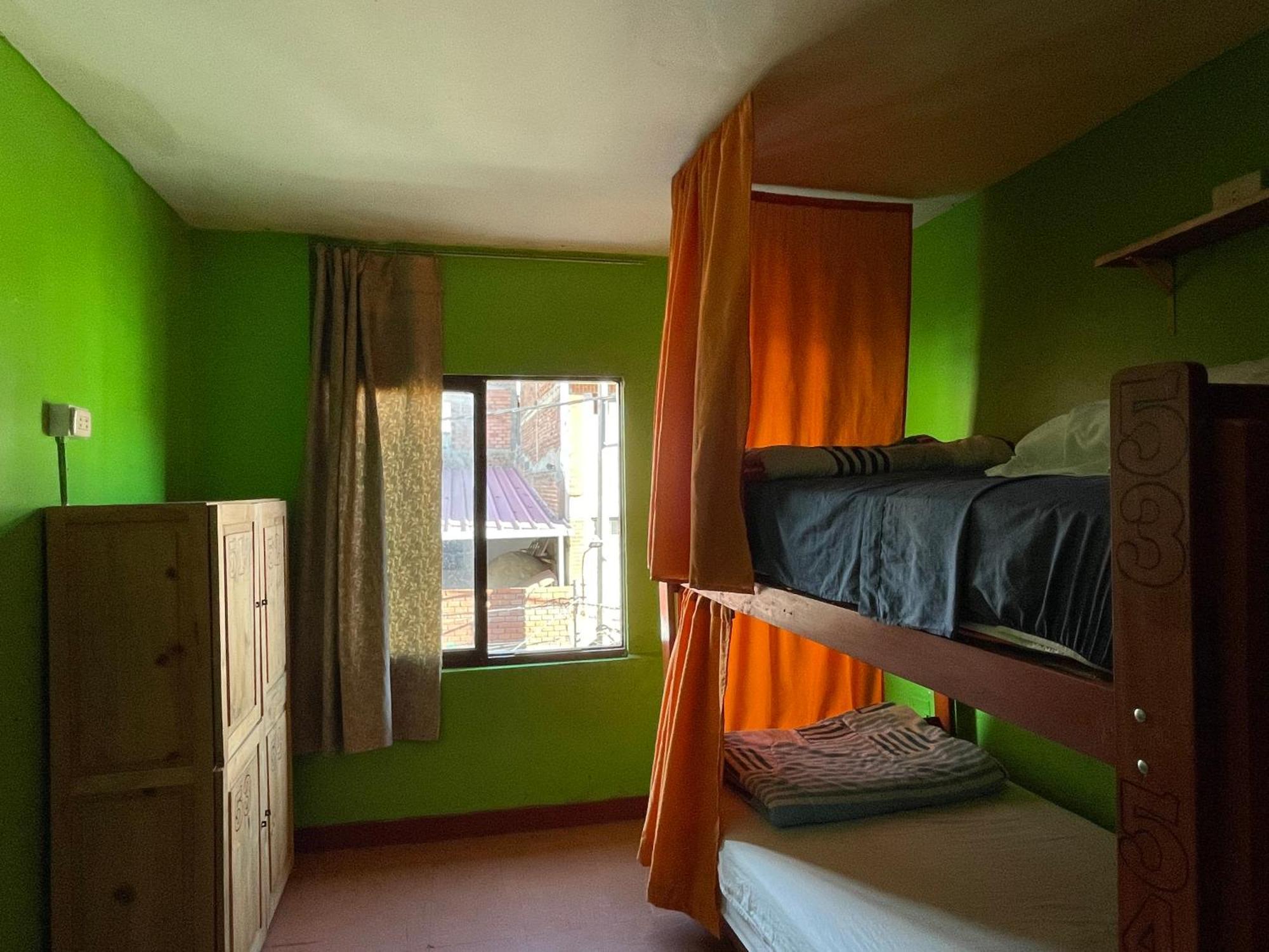 Big Mountain Hostel Уарас Экстерьер фото